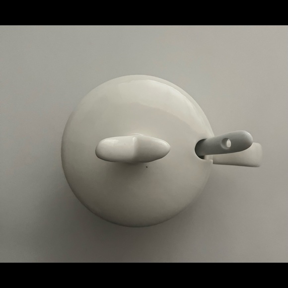 Adorable tea cup with steeping cover and matching spoon. - Picture 5 of 6